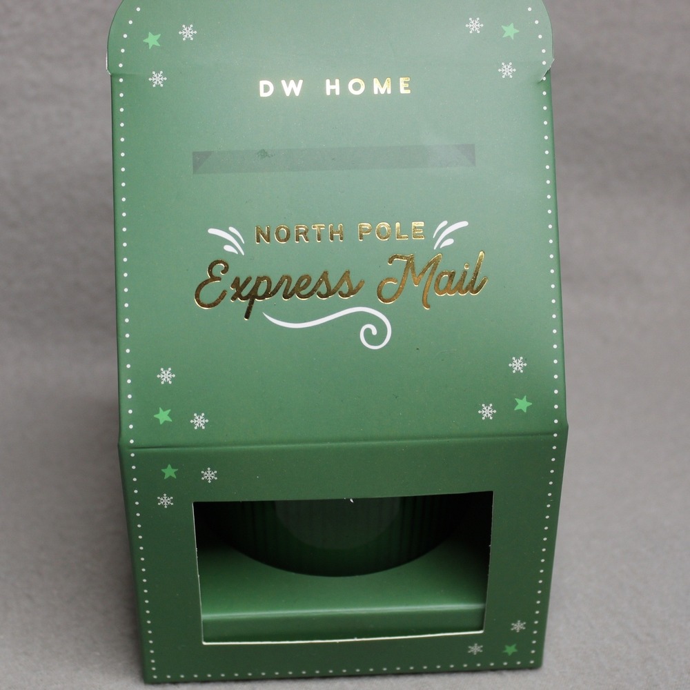 DW Home Magical Elf Mail Scented Candle 5.2oz Green North Pole Express Mail‎ Box